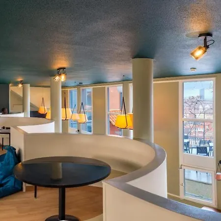 Centre بيت شباب *